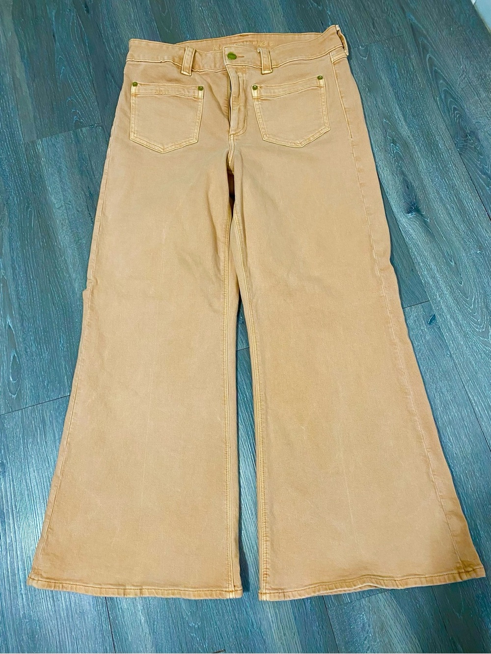 American Eagle Outfitters Wide-Leg Patch Pocket Jeans in Camel Tan size 10